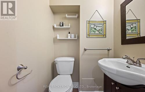6060 Clover Ridge Crescent, Mississauga, ON - Indoor Photo Showing Bathroom