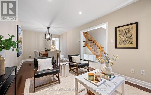 6060 Clover Ridge Crescent, Mississauga, ON - Indoor Photo Showing Living Room