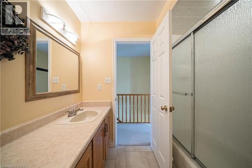 43 Flamingo Drive, Hamilton, ON - Indoor Photo Showing Bathroom