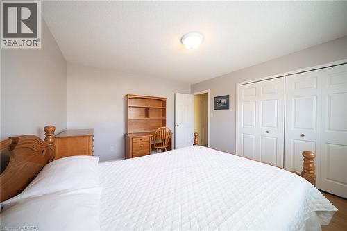 43 Flamingo Drive, Hamilton, ON - Indoor Photo Showing Bedroom