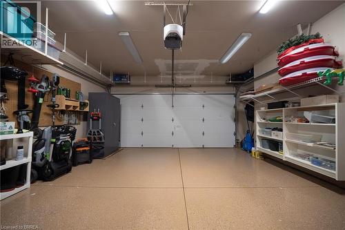 43 Flamingo Drive, Hamilton, ON - Indoor Photo Showing Garage
