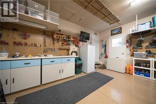 43 Flamingo Drive, Hamilton, ON - Indoor Photo Showing Garage