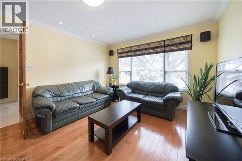 43 Flamingo Drive, Hamilton, ON - Indoor Photo Showing Living Room