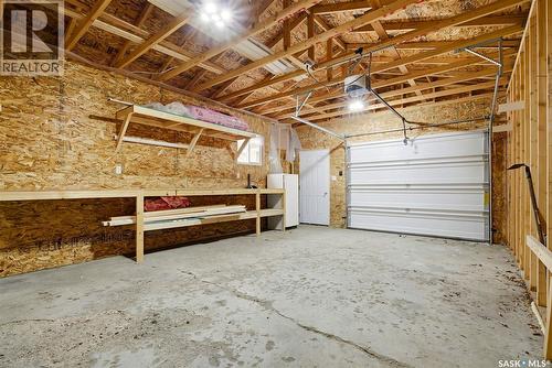106 Coleman Crescent, Regina, SK - Indoor Photo Showing Garage