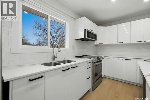 106 Coleman Crescent, Regina, SK - Indoor Photo Showing Kitchen With Double Sink