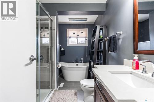 215 Needham Crescent, Saskatoon, SK - Indoor Photo Showing Bathroom