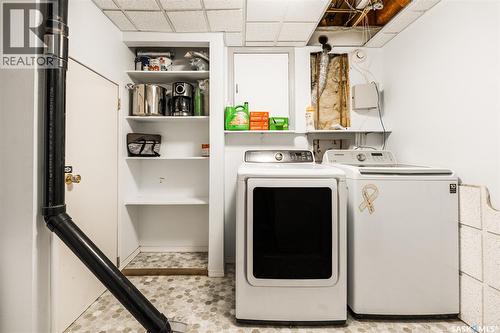 215 Needham Crescent, Saskatoon, SK - Indoor Photo Showing Laundry Room