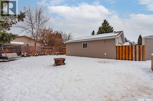 215 Needham Crescent, Saskatoon, SK - Outdoor