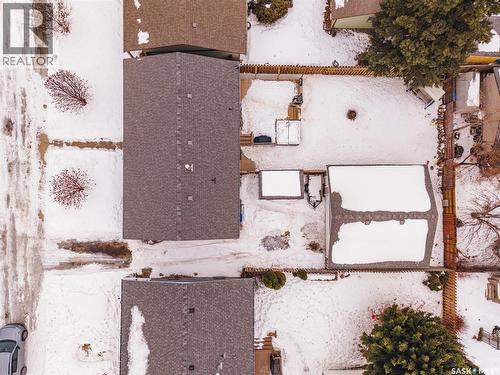 215 Needham Crescent, Saskatoon, SK - Outdoor