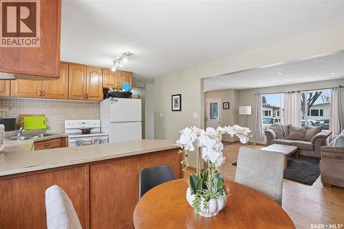 285 Carleton Drive, Saskatoon, SK - Indoor Photo Showing Kitchen With Double Sink