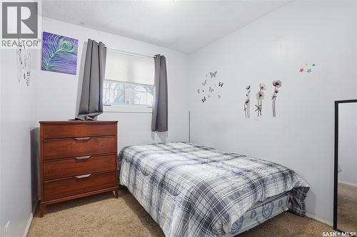 285 Carleton Drive, Saskatoon, SK - Indoor Photo Showing Bedroom