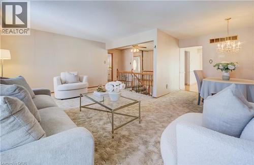 20 Royal Orchard Drive, Kitchener, ON - Indoor Photo Showing Living Room