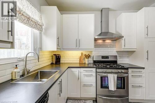 14 Baker Street, Hamilton, ON - Indoor Photo Showing Kitchen With Upgraded Kitchen