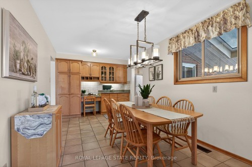 624 Seventh Avenue, Hamilton, ON - Indoor Photo Showing Dining Room