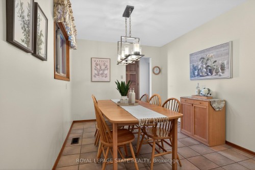 624 Seventh Avenue, Hamilton, ON - Indoor Photo Showing Dining Room