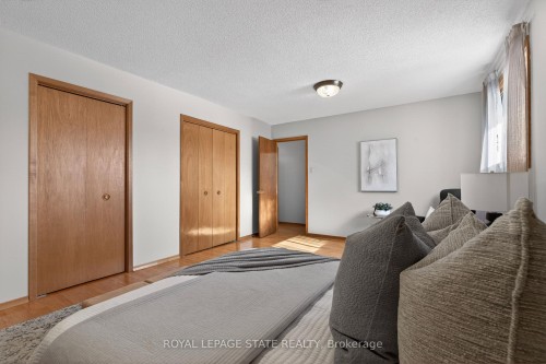 624 Seventh Avenue, Hamilton, ON - Indoor Photo Showing Bedroom