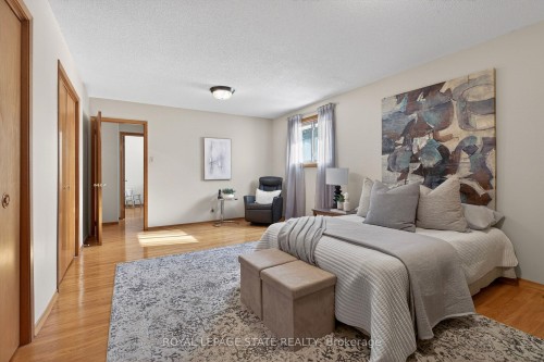 624 Seventh Avenue, Hamilton, ON - Indoor Photo Showing Bedroom