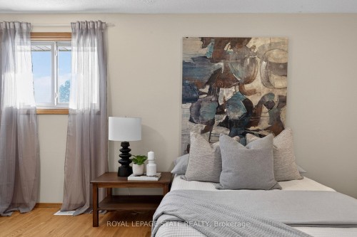 624 Seventh Avenue, Hamilton, ON - Indoor Photo Showing Bedroom