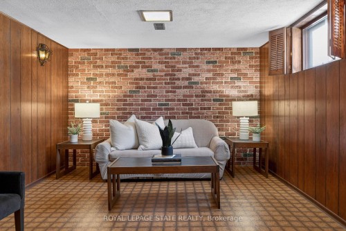 624 Seventh Avenue, Hamilton, ON - Indoor