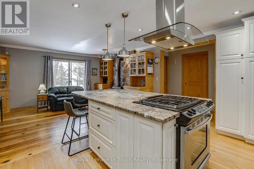 2554 Champlain Road, Tiny, ON - Indoor Photo Showing Kitchen