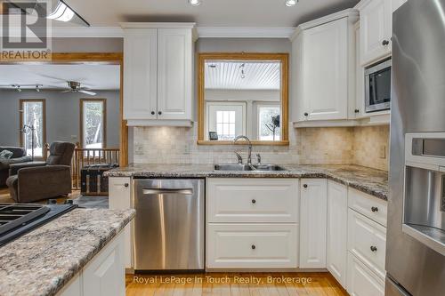 2554 Champlain Road, Tiny, ON - Indoor Photo Showing Kitchen With Double Sink With Upgraded Kitchen