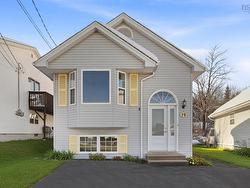 19 Bianca Court  Middle Sackville, NS B4E 3E2