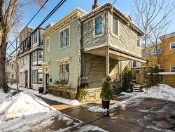 5742 Victoria Road  Halifax, NS B3H 1N2