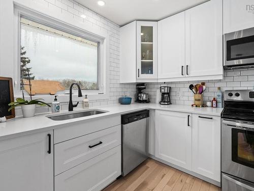 679 Basinview Drive, Bedford, NS 