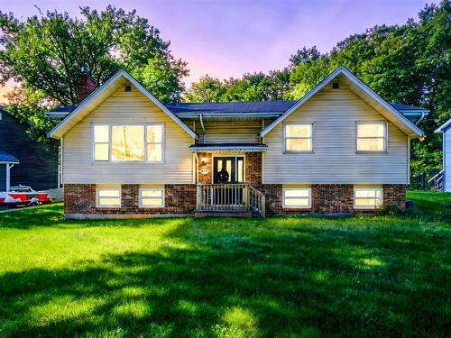 679 Basinview Drive, Bedford, NS 