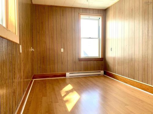 6 Junction Road, Springhill, NS 