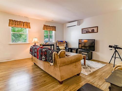 1353 Pinecrest Drive, Coldbrook, NS 