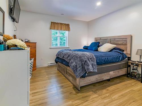 1353 Pinecrest Drive, Coldbrook, NS 