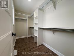 walk-in closet - 