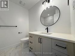 Main bathroom - 