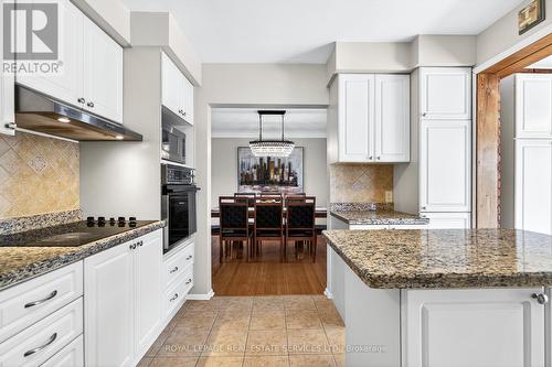 15 Belair Drive, Hamilton, ON - Indoor Photo Showing Kitchen With Upgraded Kitchen