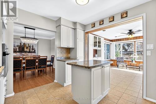 15 Belair Drive, Hamilton, ON - Indoor Photo Showing Kitchen