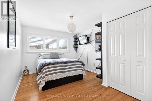 15 Belair Drive, Hamilton, ON - Indoor Photo Showing Bedroom