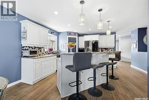 52 Kensington Crescent, Regina, SK - Indoor Photo Showing Kitchen With Upgraded Kitchen