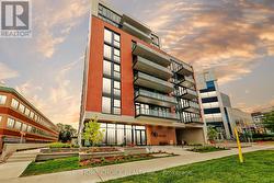 322 - 699 SHEPPARD EAST AVENUE  Toronto, ON M2J 0J5