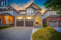 20 BOUSFIELD Court Waterdown, ON L8B 0T3