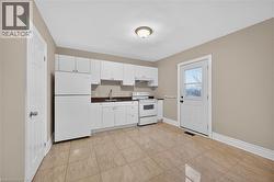 17 SANFORD Avenue S Unit# 2  Hamilton, ON L8M 2G4