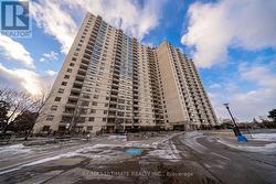 909 - 390 DIXON ROAD  Toronto, ON M9R 1T4