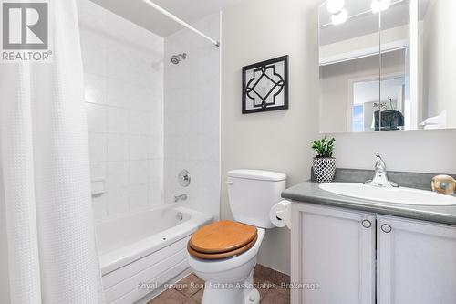 Ph7 - 2565 Erin Centre Boulevard, Mississauga, ON - Indoor Photo Showing Bathroom