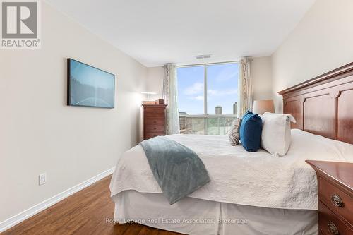 Ph7 - 2565 Erin Centre Boulevard, Mississauga, ON - Indoor Photo Showing Bedroom