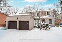42 BELGREEN AVENUE  Toronto, ON M1S 1G4