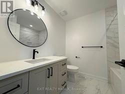 Main bathroom - 