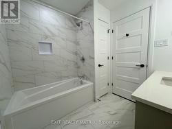 Main bathroom - 