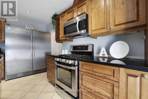 12 Adelaide Street, Ottawa, ON - Indoor Photo Showing Kitchen