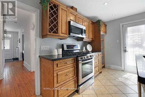 12 Adelaide Street, Ottawa, ON - Indoor Photo Showing Kitchen