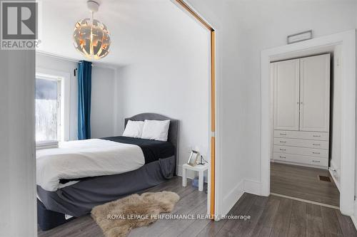 12 Adelaide Street, Ottawa, ON - Indoor Photo Showing Bedroom
